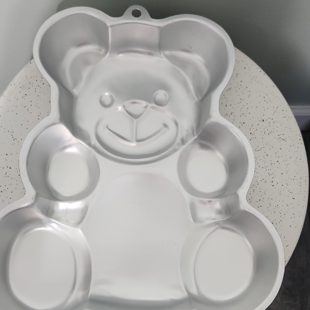 Wilton Silver Bear Cake Pan